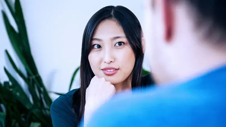 asian-woman-discussion-with-man